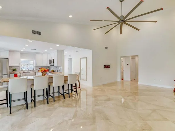 446 SW 27th Avenue, Delray Beach, FL 33445