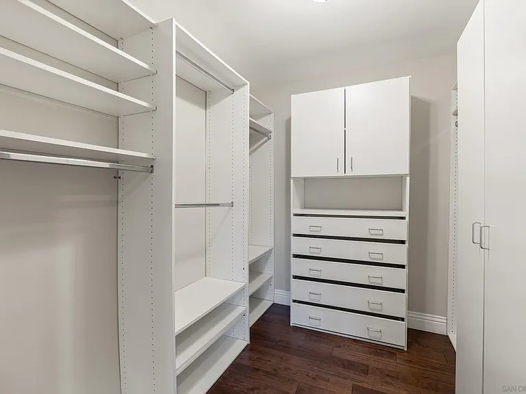 Walk-in Closet