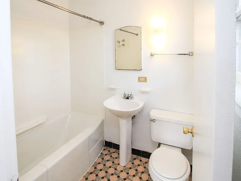 703 S Summit Ave — Photo 37