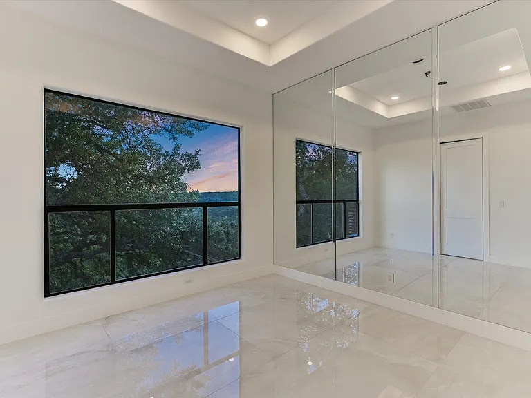 9409 Bell Mountain Dr — Photo 29