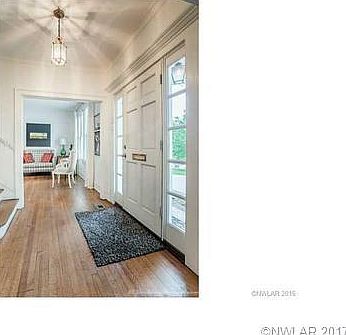 2nd image of 1029 Delaware St