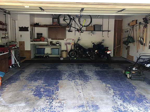 2nd image of 1290 Park View Dr