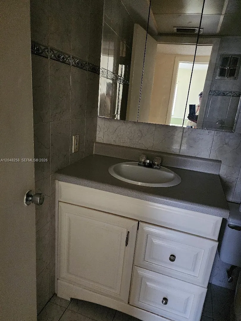 Edgewood Greens Condo — Photo 4