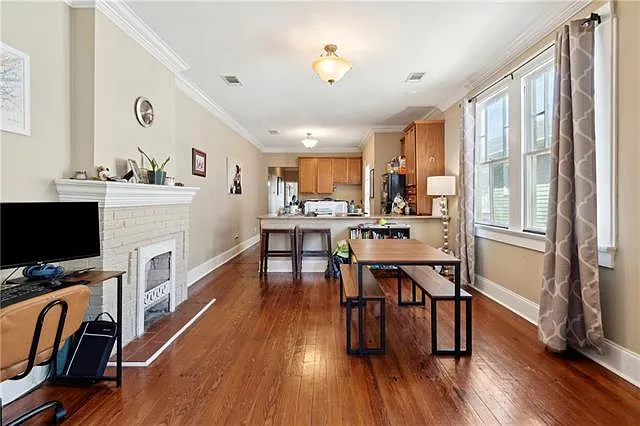 2 bed, 1.0 bath, 976 sqft, $1,600 — Photo 4