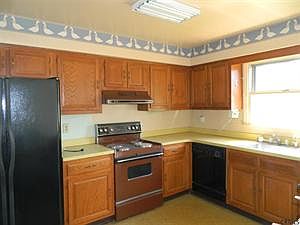 2nd image of 15 Nicole Dr