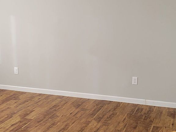 5th image of 4149 E 42nd St