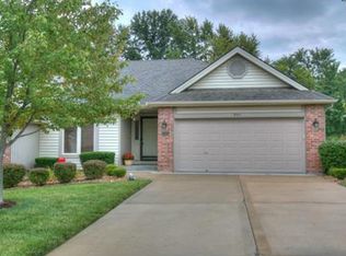 901 NE 75th St, Gladstone, MO 64118