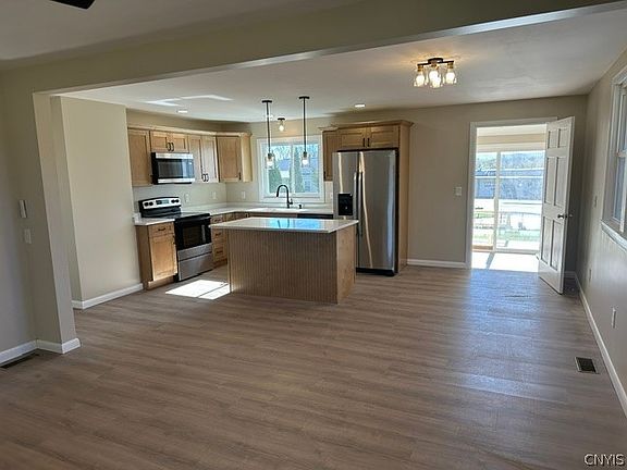 5th image of 9432 Maynard Dr