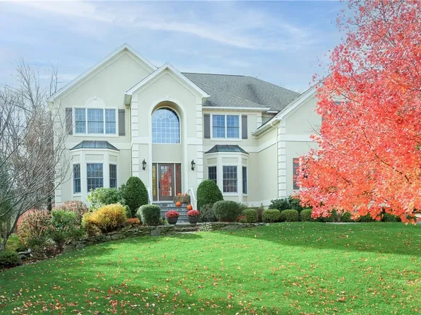 90 Stonewall Circle, West Harrison, NY 10604