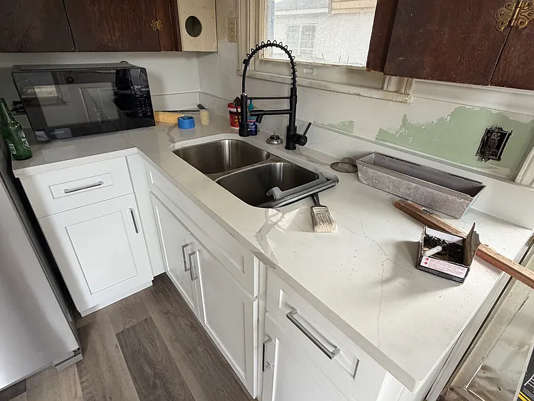 406 W Southcross Blvd — Photo 13