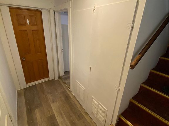 5th image of 940 N Oakley Blvd