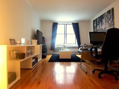 4th image of 150 E 27th St APT 6F