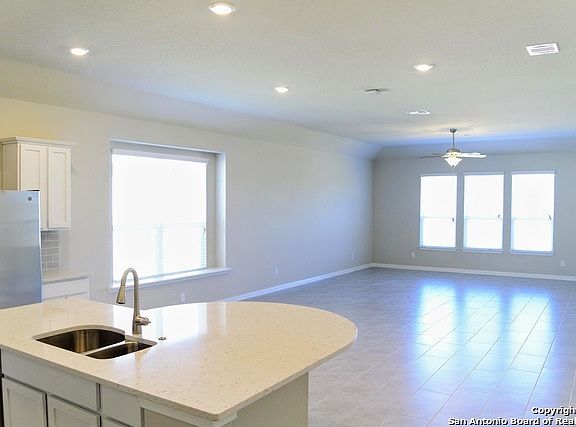4th image of 7812 Belmont Vly