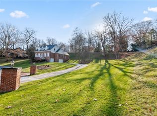 601 Golden Oaks Ln, Pittsburgh, PA 15237