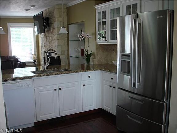 2nd image of 17635 Wildwood Ln #312