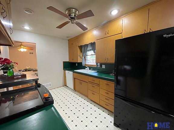 5th image of 3849 W St