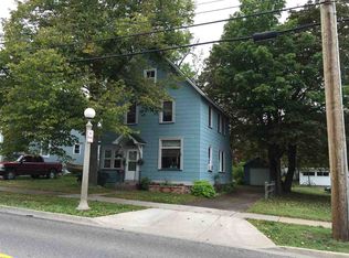 907 N 4th St, Marquette, MI 49855