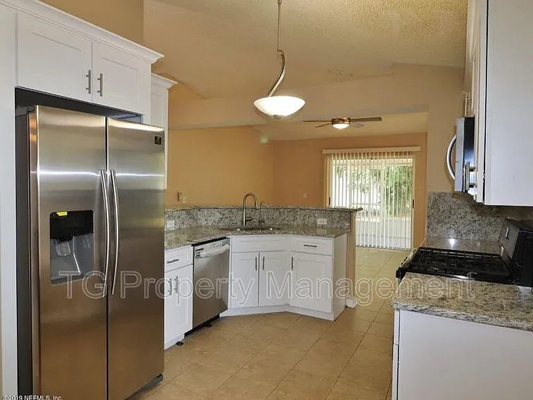 11034 Englenook Dr — Photo 9