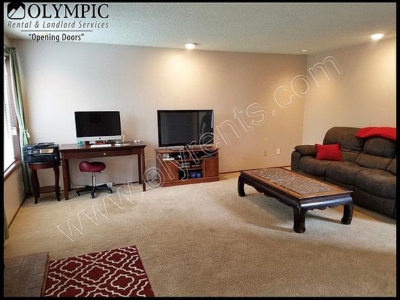 3rd image of 437 Herb Ct SE