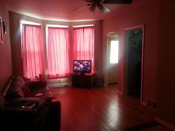 2nd image of 4923 Olcott Ave