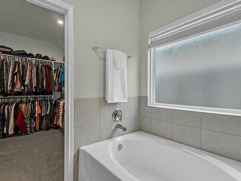 2221 Clove Ct — Photo 34