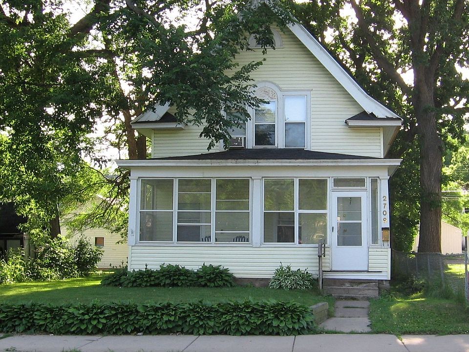 1st image of 2709 Emerson Ave N