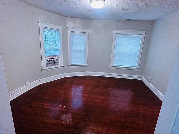 3rd image of 3471 W 41st St