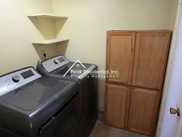 6691 Greenback Ln — Photo 8