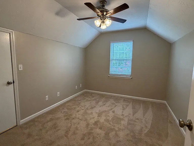 193 Amelia Dr W — Photo 16