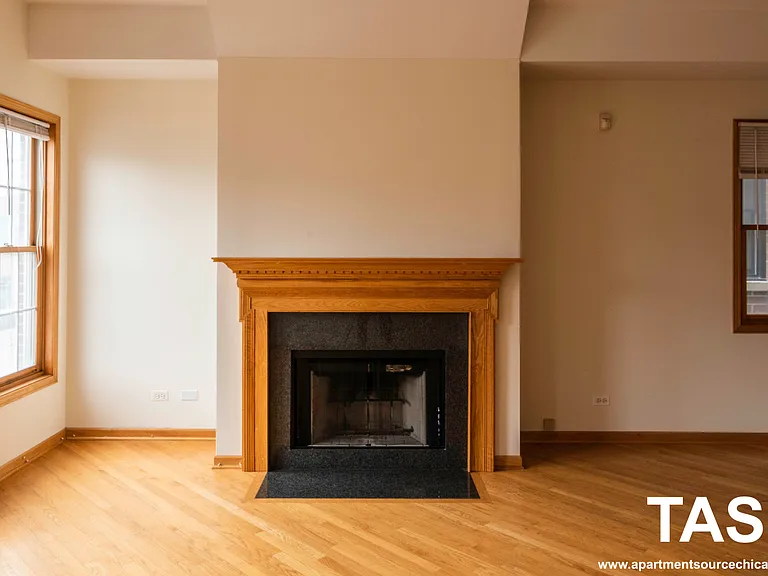1328 W Diversey Pkwy #2 — Photo 4