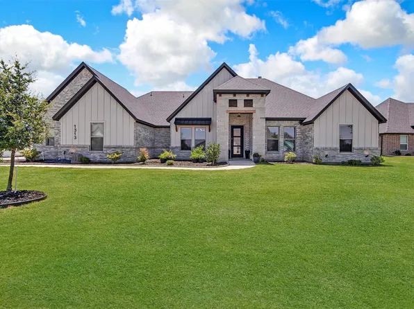 1313 Green Ridge Rd, Weatherford, TX 76085