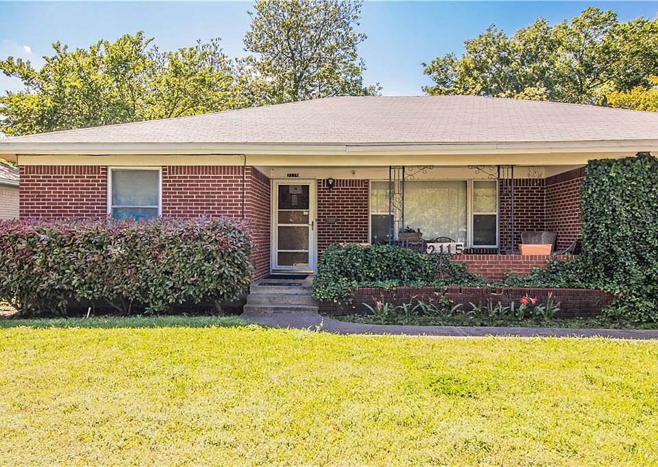 1st image of 2115 Gaylord Dr