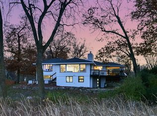 19860 Cottagewood Rd, Excelsior, MN 55331