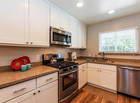 3rd image of 1645 Salisbury Dr