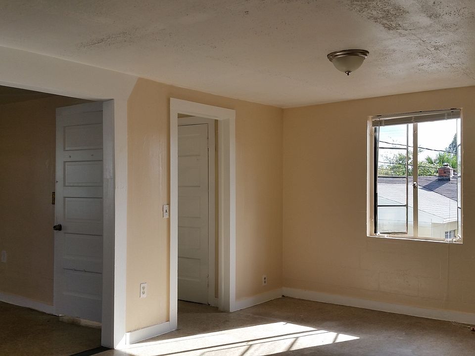 1st image of 609 W Comstock Ave
