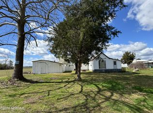 582 Five Mile Rd, Richlands, NC 28574