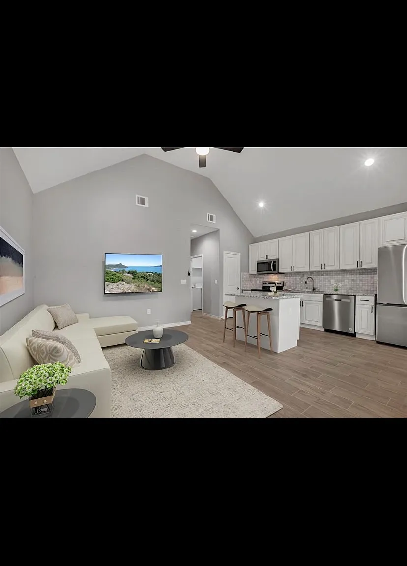 3 bed, 1000 sqft, $1,500 — Photo 2
