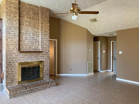 5th image of 406 Enfield Dr