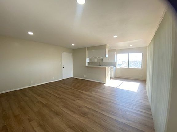 3rd image of 1836 Stanley Ave APT 4
