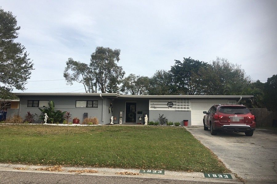 1st image of 1933 Hampton Dr N