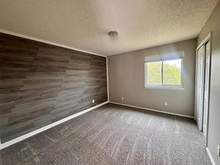 9380 Melbourne Dr — Photo 24
