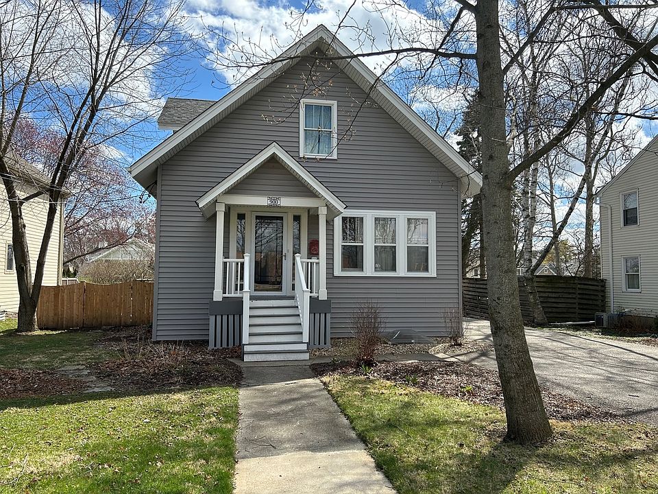 1st image of 900 E Illinois St