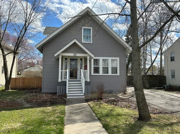 900 E Illinois St, Wheaton, IL 60187