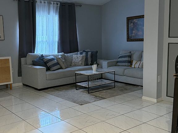 3rd image of 1740 Stefan Cole Ln #1
