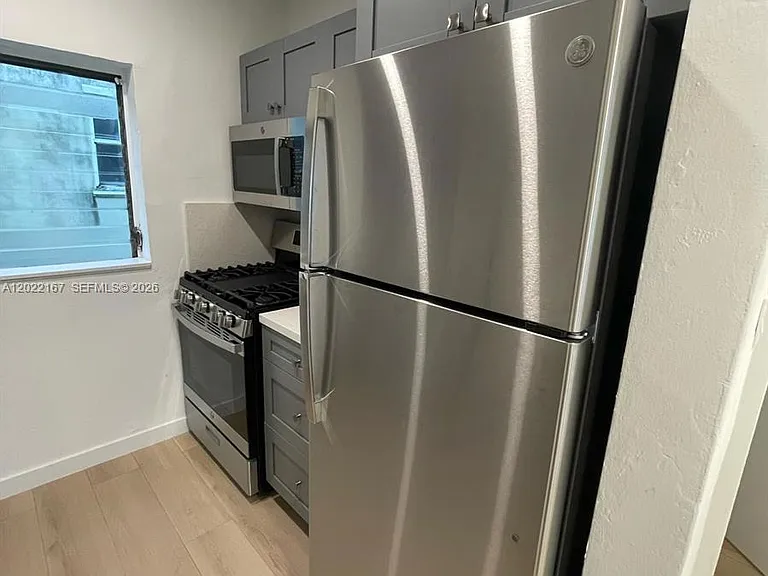 544 Michigan Ave #10 — Photo 5