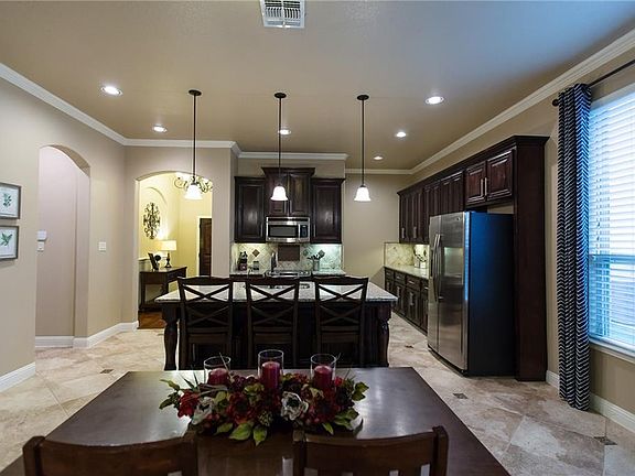 4th image of 335 Quarry Ln