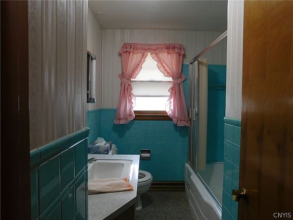 2nd image of 86 Woodlane Dr
