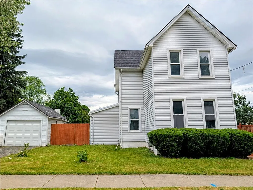950 N Main St