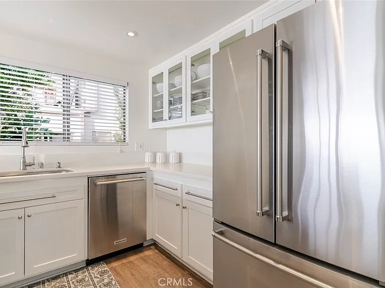 11813 Ellice St — Photo 13