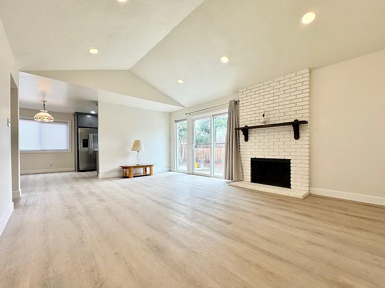64 Guava Blossom Ct — Photo 4